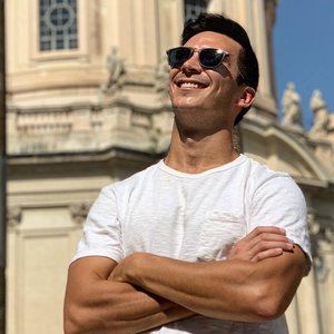 Meet your Posher, Max